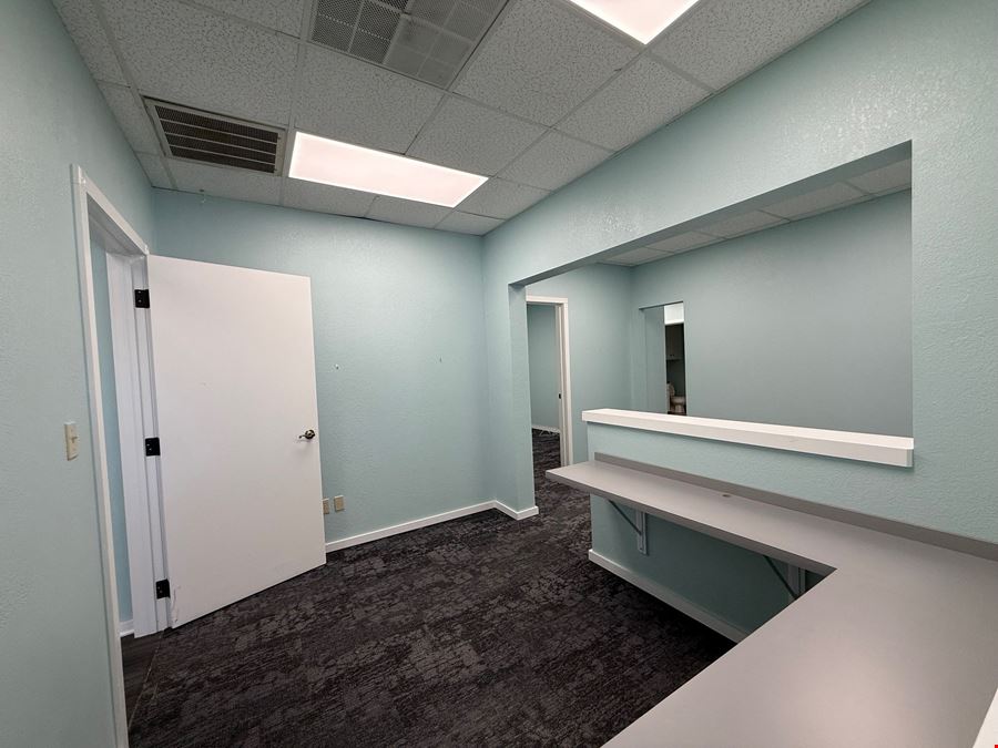 River Oaks Plaza/Office