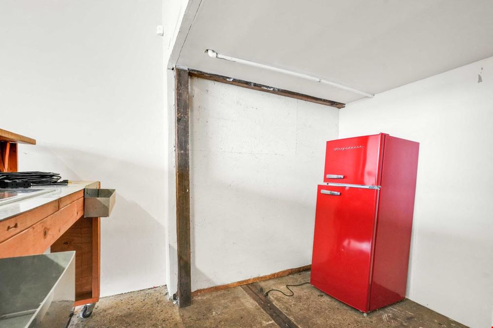 282 Scholes St