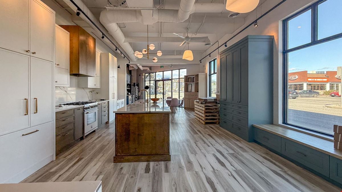 Excellent opportunity to sublease a high-profile retail unit in the Capri-Landmark area.