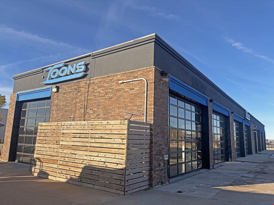 Retail Space West of Quail Springs Mall