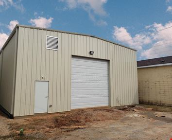4,000 sf. warehouse for lease