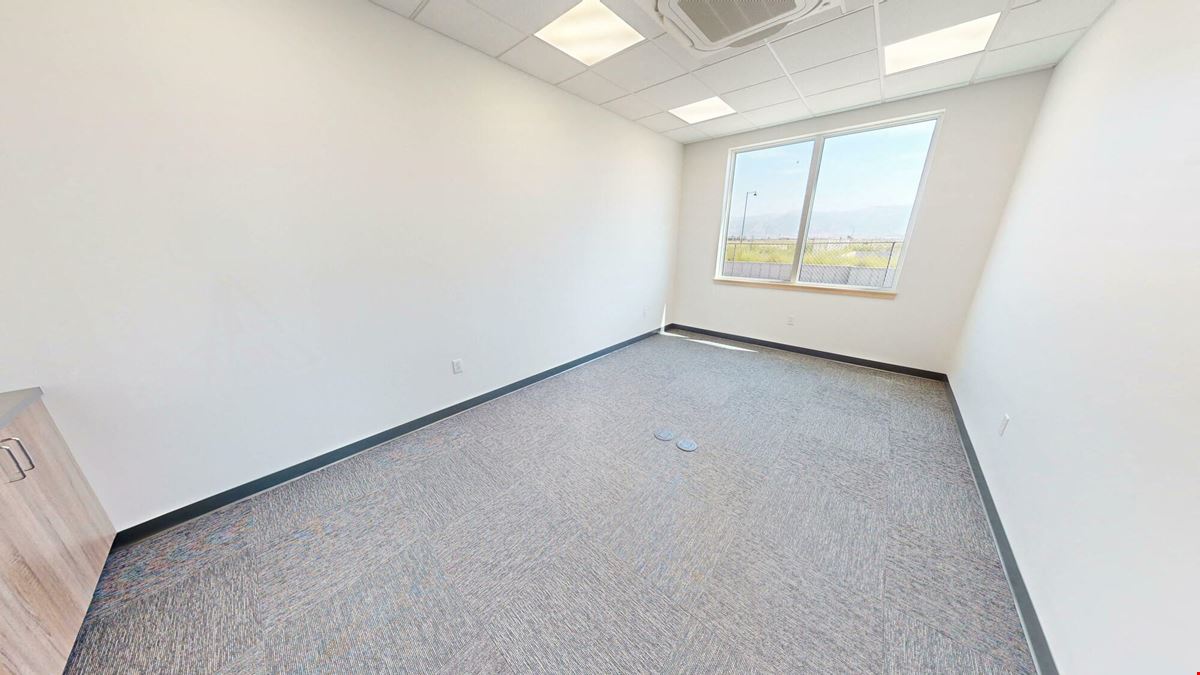 104B Wandering Way