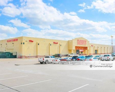 Preview of Retail space for Rent at 1330 North Town East Blvd