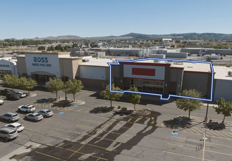 Mid-Box Retail Available in  Market-Dominant Power Center
