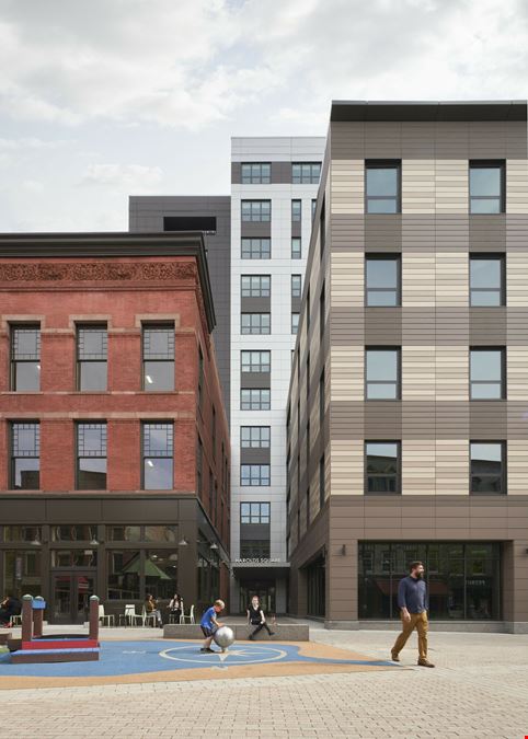 Harold's Square - Restaurant Space