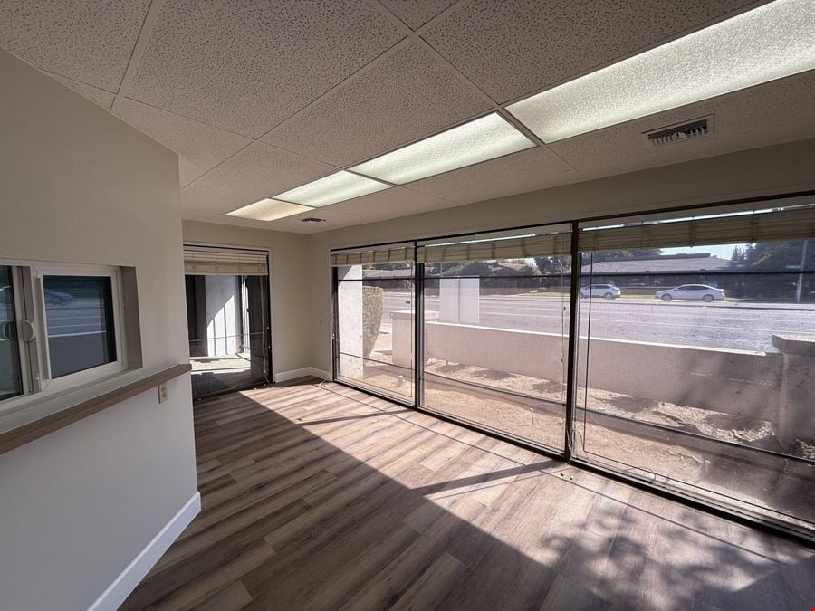 ±1,200 SF of Professional Office Space Off Shaw Ave