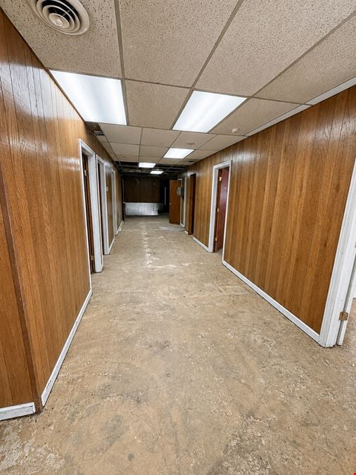 Medical/Office/Day Care/Storage Use Building