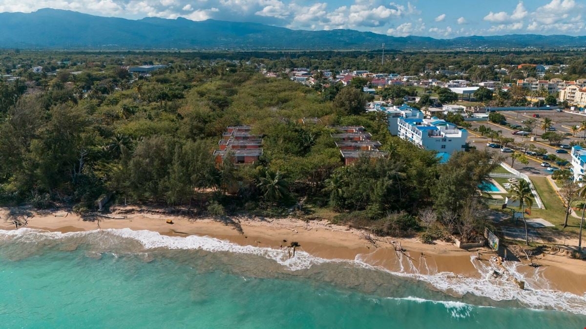 Beachfront Re-Development Opportunity in Loíza For Sale