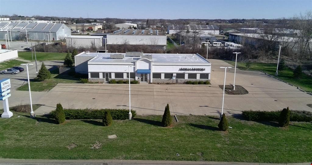 1613 W Pioneer Pkwy