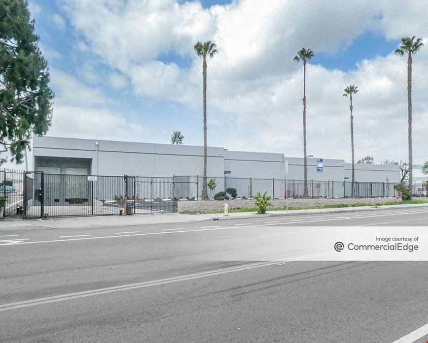 1215 - Compton Warehouse