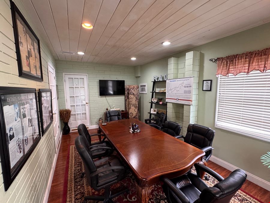 Retail Office Building Near Downtown New Port Richey
