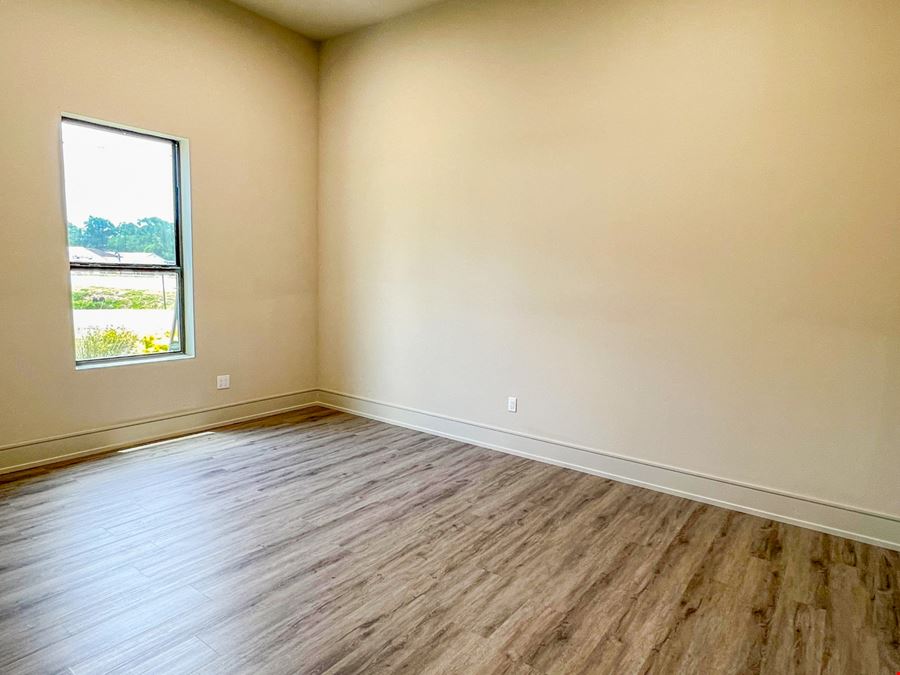 Class A Office Suite located on Airline Hwy Corner