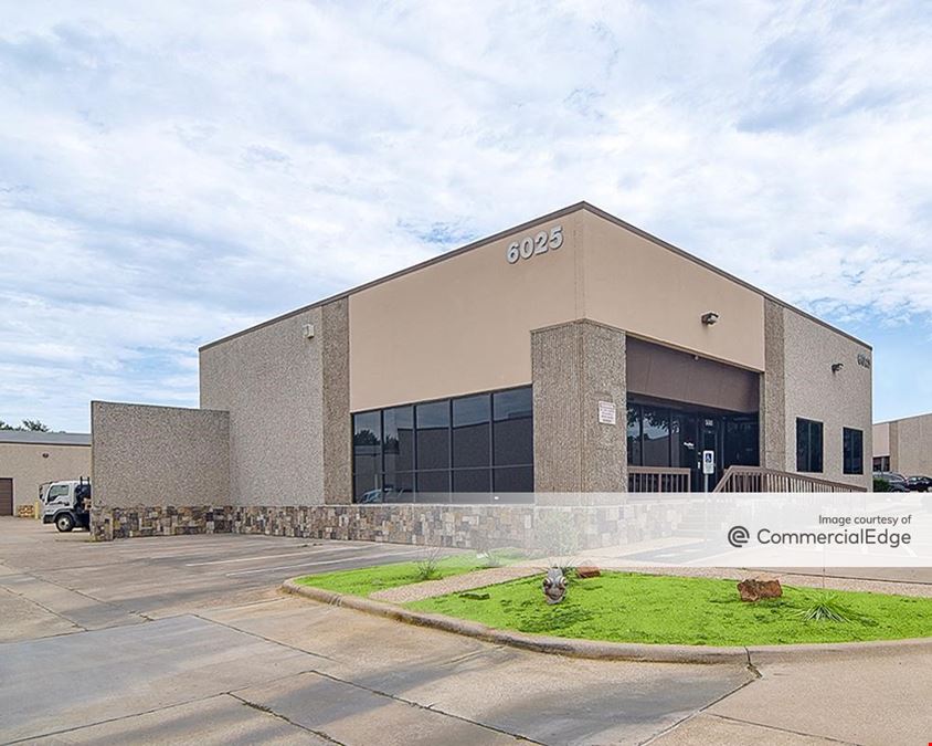 2900 Gateway Drive & 6025 Commerce Drive