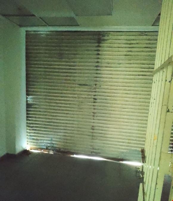 Esquina Cesar Gonzalez