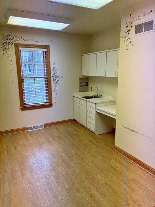 W62N225 Washington Ave