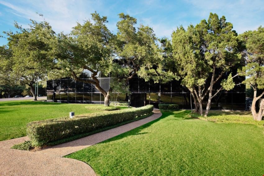 Westlake Oaks Bldg L