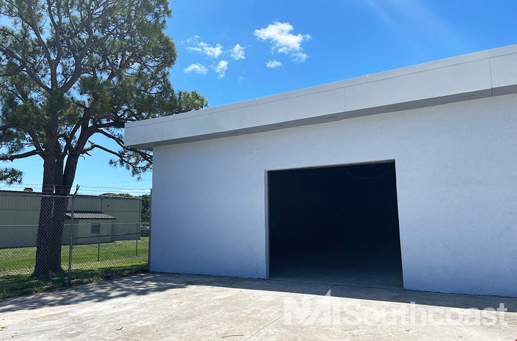 3,757 SF Industrial With 0.25-Acre Yard