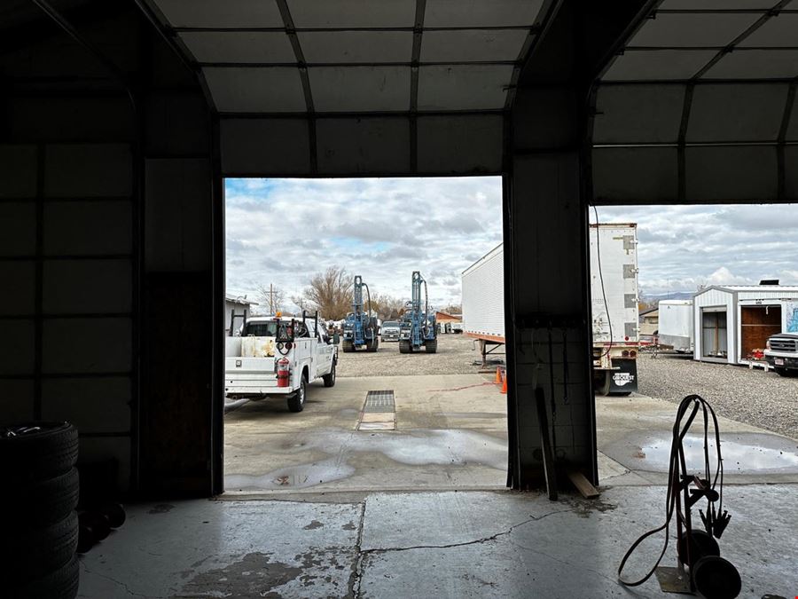 Commercial Shop Building with Good Exposure