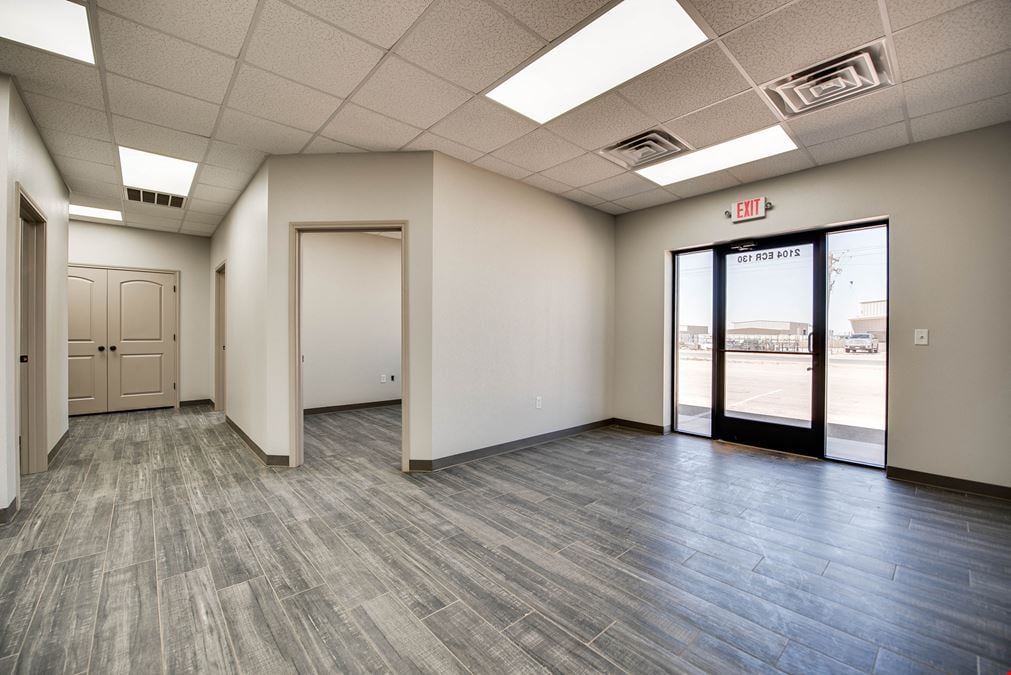 Industrial Shop/Office w/Wash-Bay on 2.45 Acres