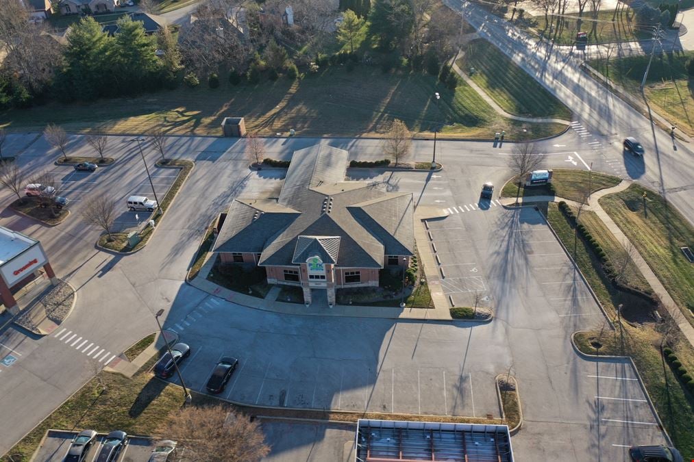 Class A Retail Building in East Louisville, KY