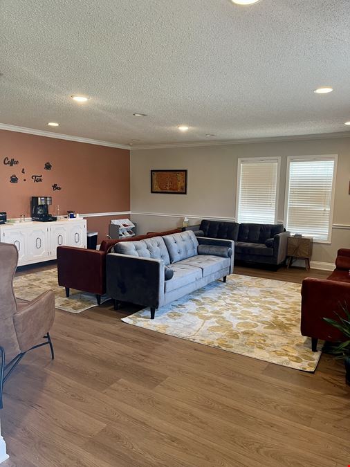 1101 S Main St, Lindale, TX