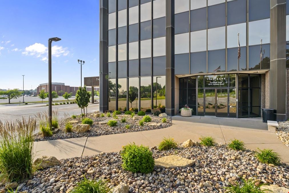 100 E Kimberly Rd, Lease