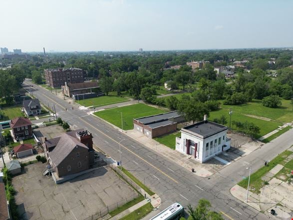 Preview of Retail space for Rent at 10331 Hamilton Avenue