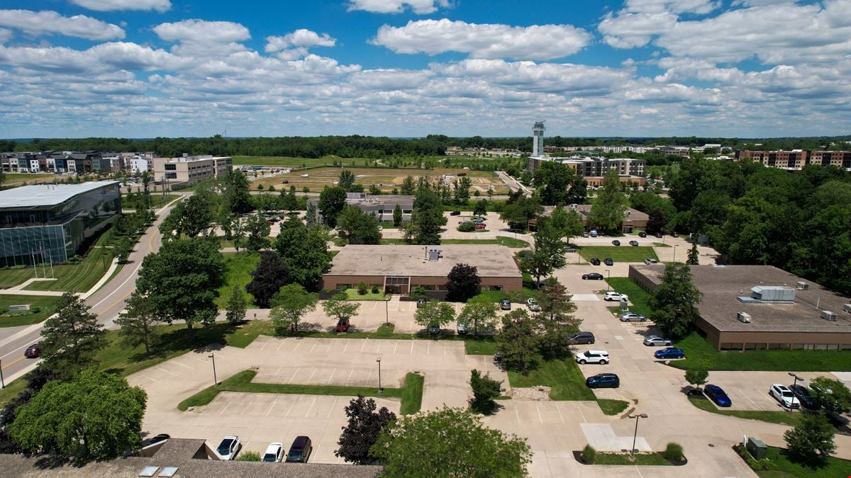 4430-4438 Carver Woods Drive