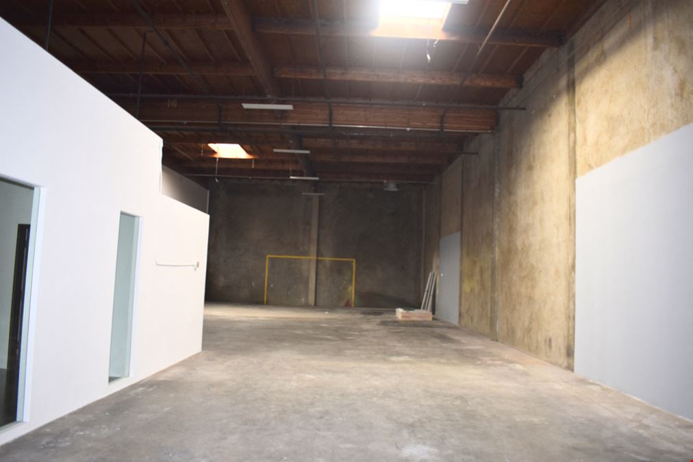 1617 W Rosecrans Ave