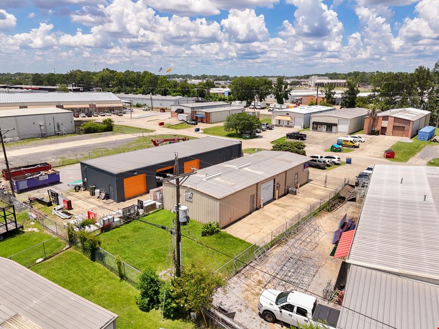 ±2,400 SF Office Warehouse with Gated Yard Near Airline Hwy