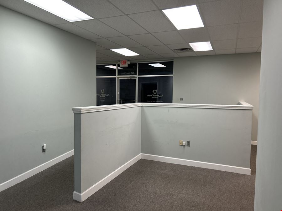 1,500 Square Feet in Downtown Aikens Bustling Core