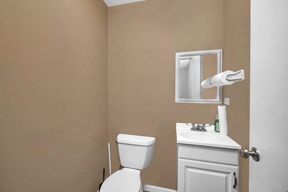 29W030 Main St, Unit 202, Warrenville, IL, 60555