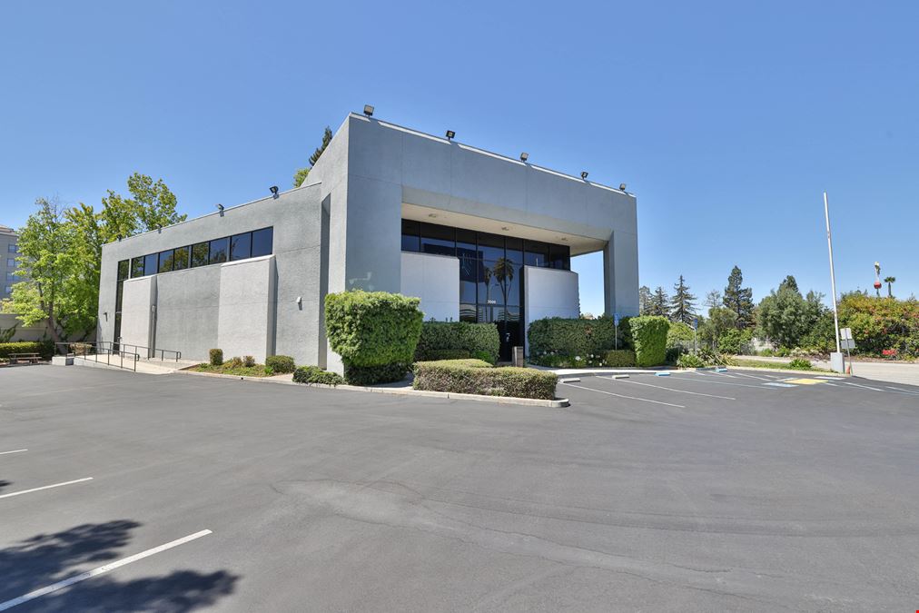 3000 Lakeside Drive