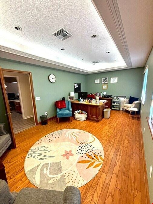 1543 Kingsley Ave #7