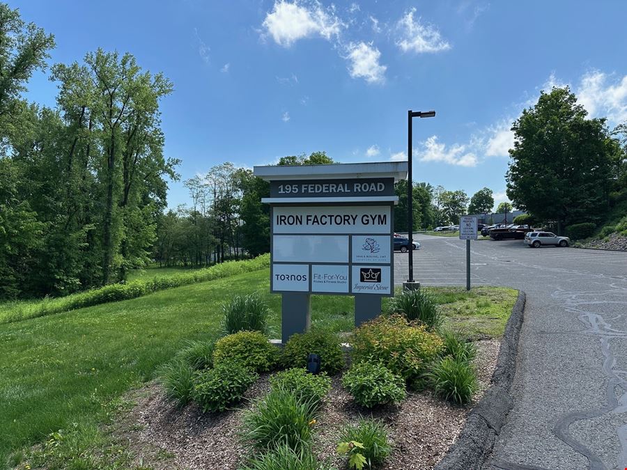 195 Federal Rd, Brookfield, CT - Brookfield Suites