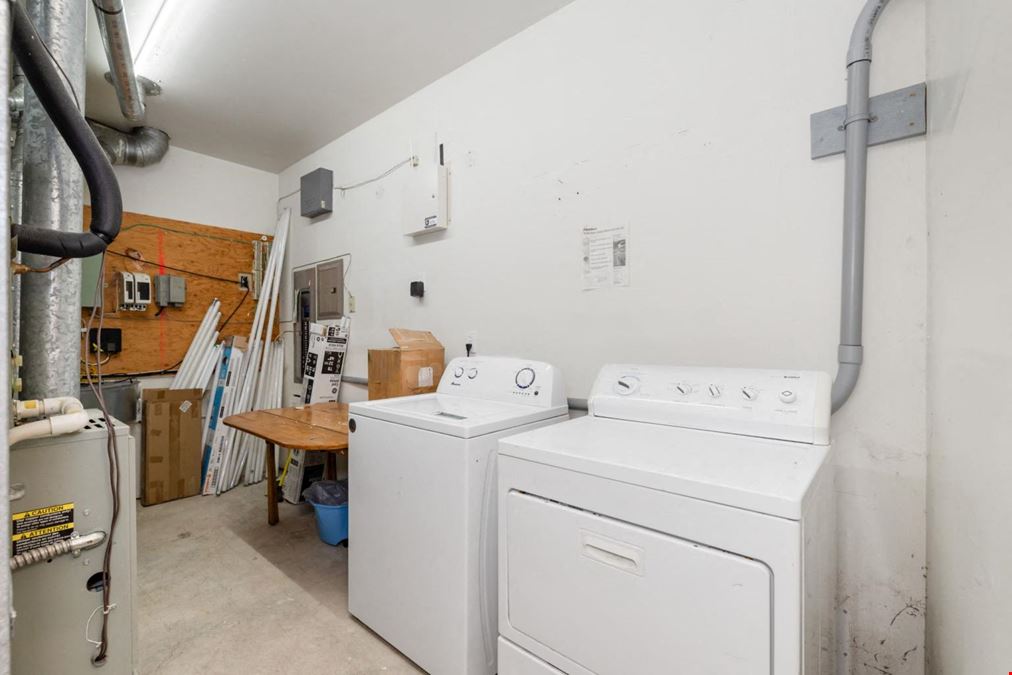 1550 Woodridge Dr SE