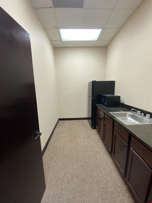 1034 Wildewood Centre Dr Suite B