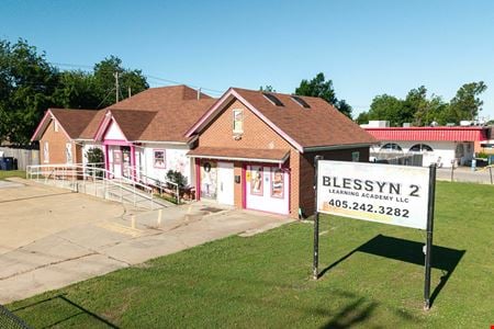 Preview of Retail space for Rent at 1300 W Britton Rd