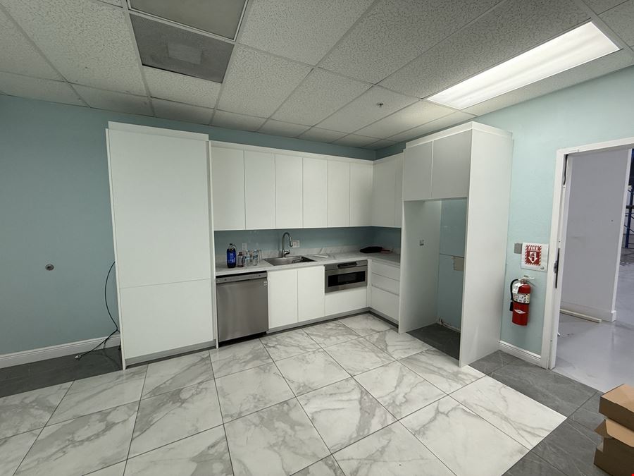 Warehouse/Office Space Near Sarasota Bradenton Airport