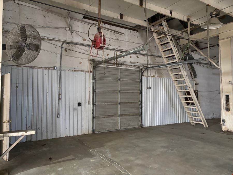 22,047 SF Auto / Industrial Facility