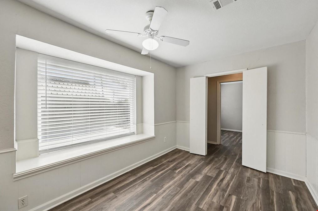 4,079 Flex Space for Lease