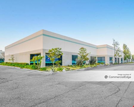 Preview of Industrial space for Rent at 850 Calle Plano