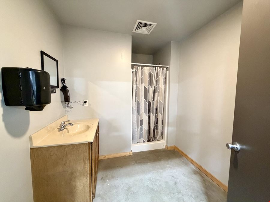 6530 N M 33 Hwy