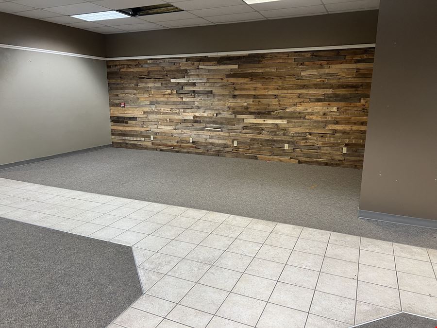 15,192 SF Single-Tenant Retail / Medical / Flex Building For Lease!
