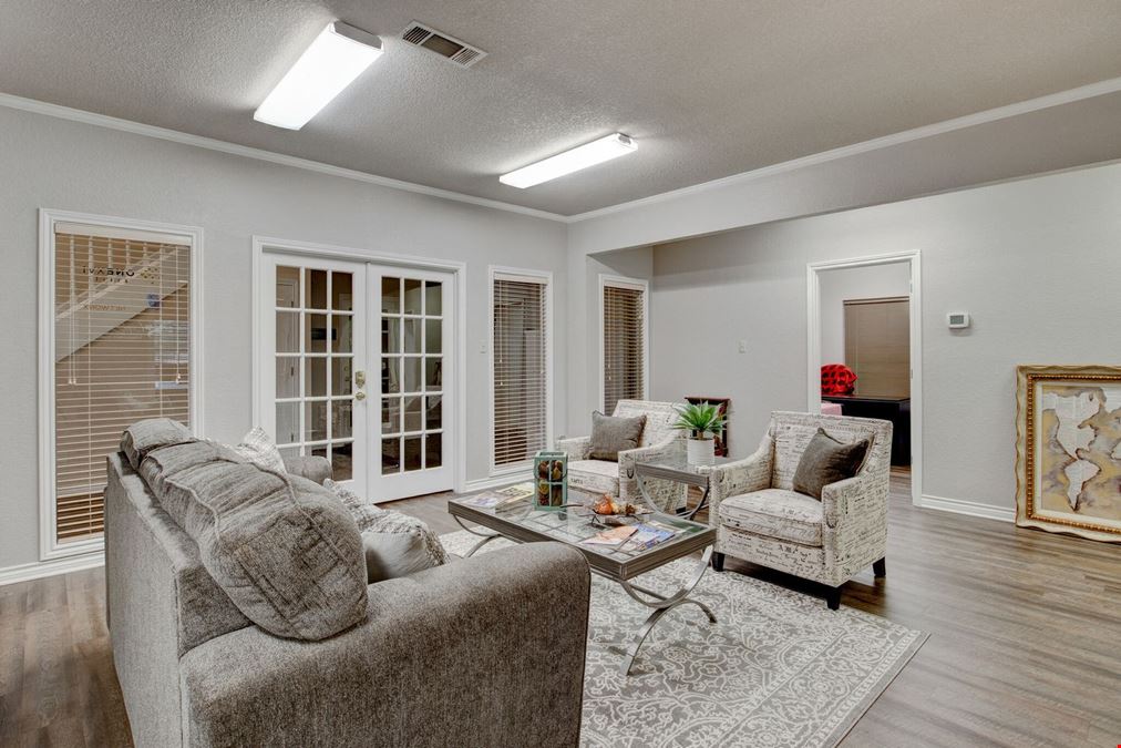 1721-1725 E Southlake Blvd