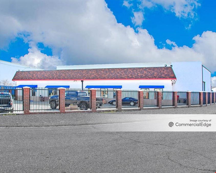 417 E Commercial St.