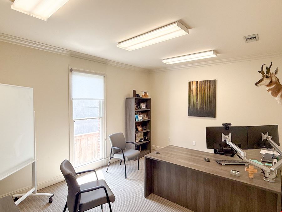 Turnkey Office with 16 Private Offices on Jefferson Hwy