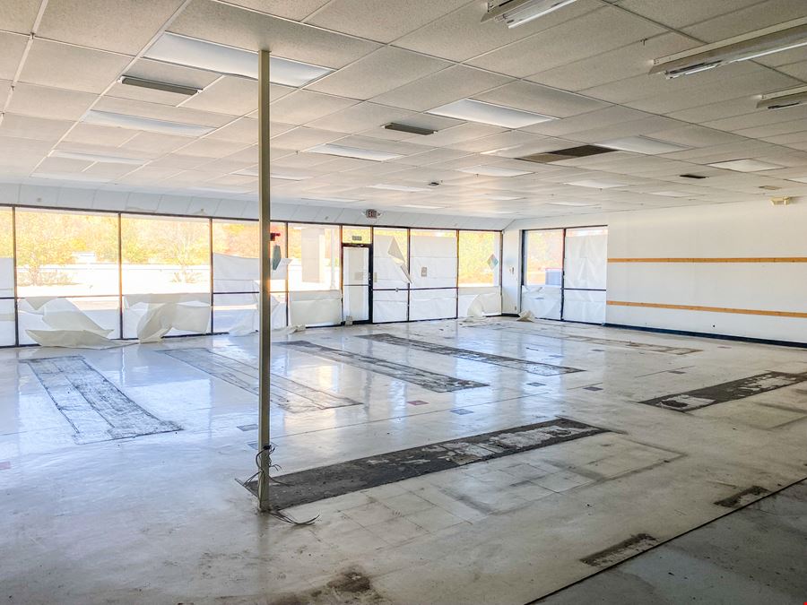 EAST KELLOGG RETAIL CENTER