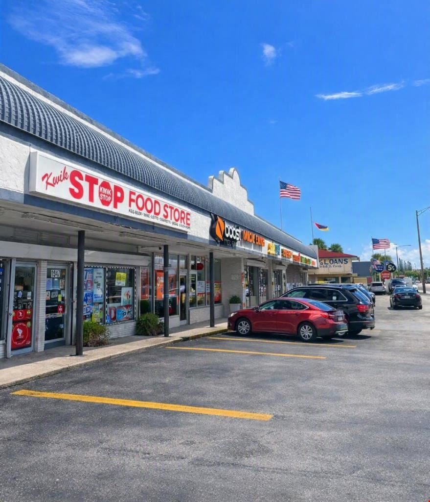 HOLLYWOOD STRIP CENTER / PLAZA