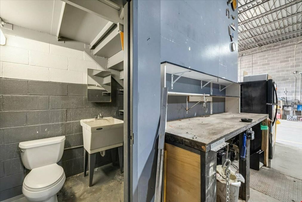 Versatile 4,000?SF Industrial & Flex Space with Polished Office, 16' Ceilings & Impeccable Condition